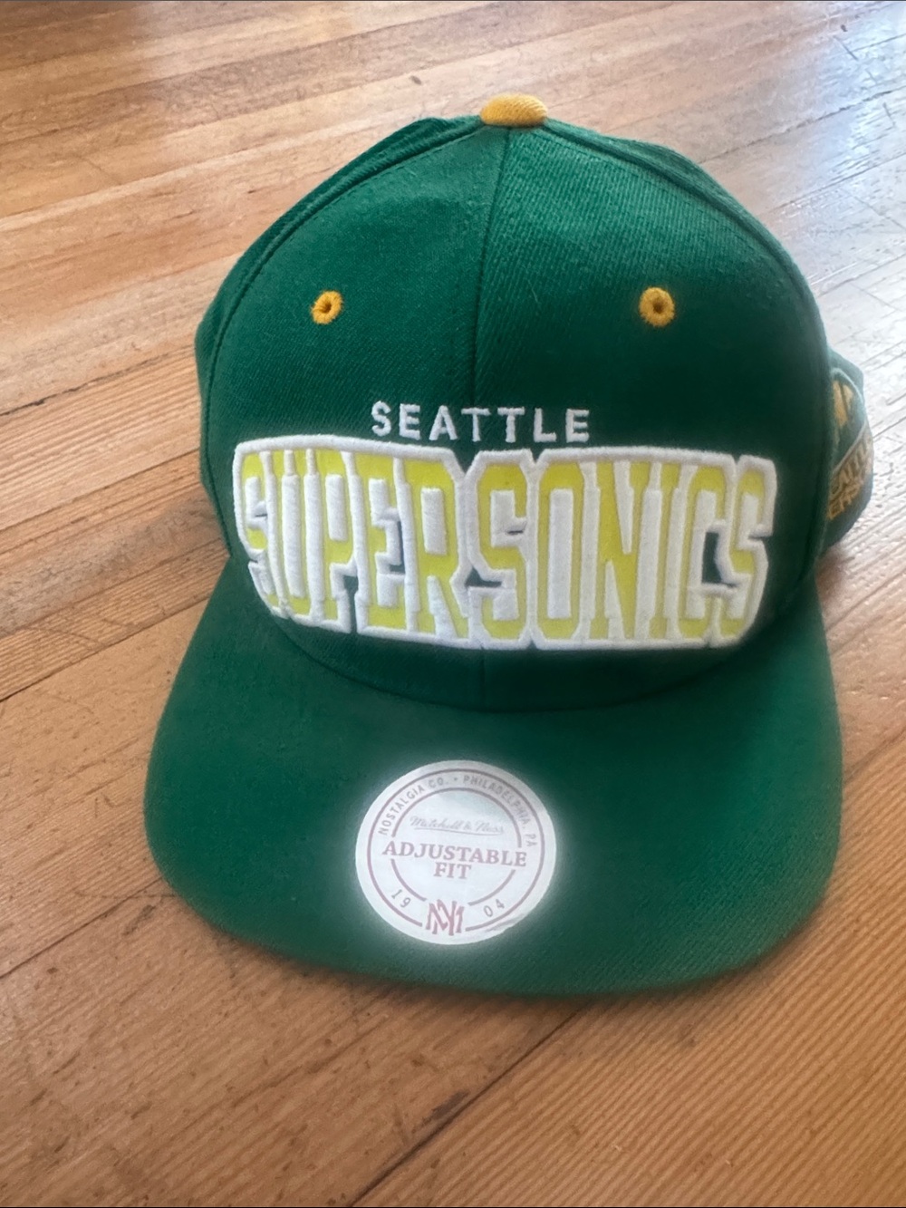 Mitchell & Ness Seattle SuperSonics Green and Yellow Snapback Hat